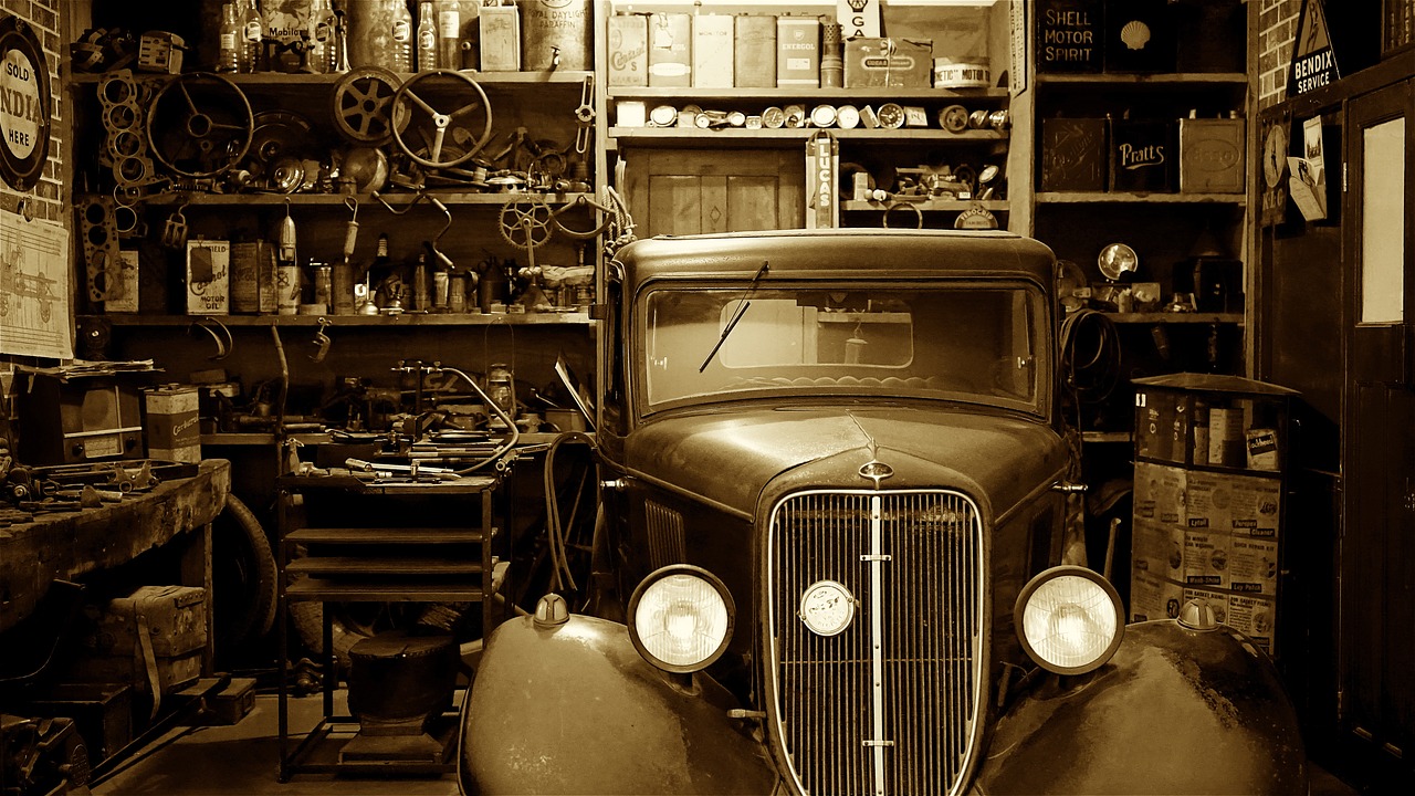 garage houses antique car
